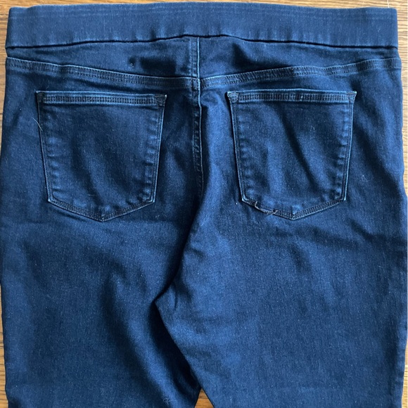 Gloria Vanderbilt All Around Slimming Effect Jeans - Picture 5 of 8